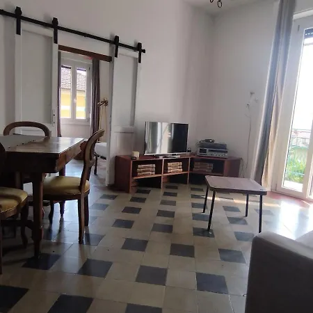 Daire Apartment, A 6-minute Walk From The *
