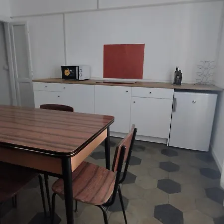 Apartment, A 6-minute Walk From The Daire Dervio