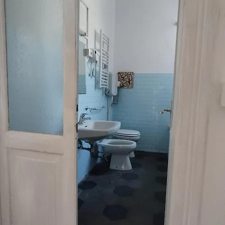 Apartment, A 6-minute Walk From The *